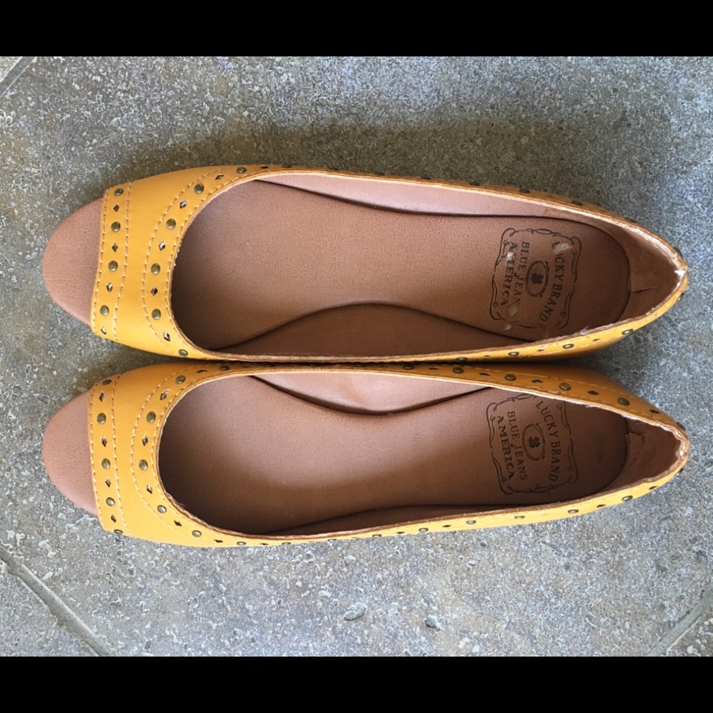 Lucky Brand mustard peep toe flats size 8